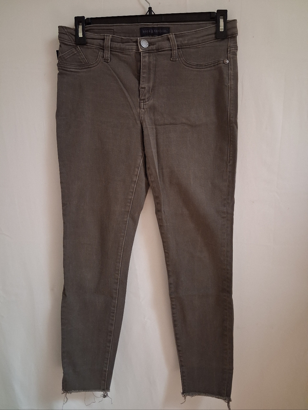 Rock & Republic Size 12 Women’s Skinny Jeans Olive Green Distressed Raw Hem